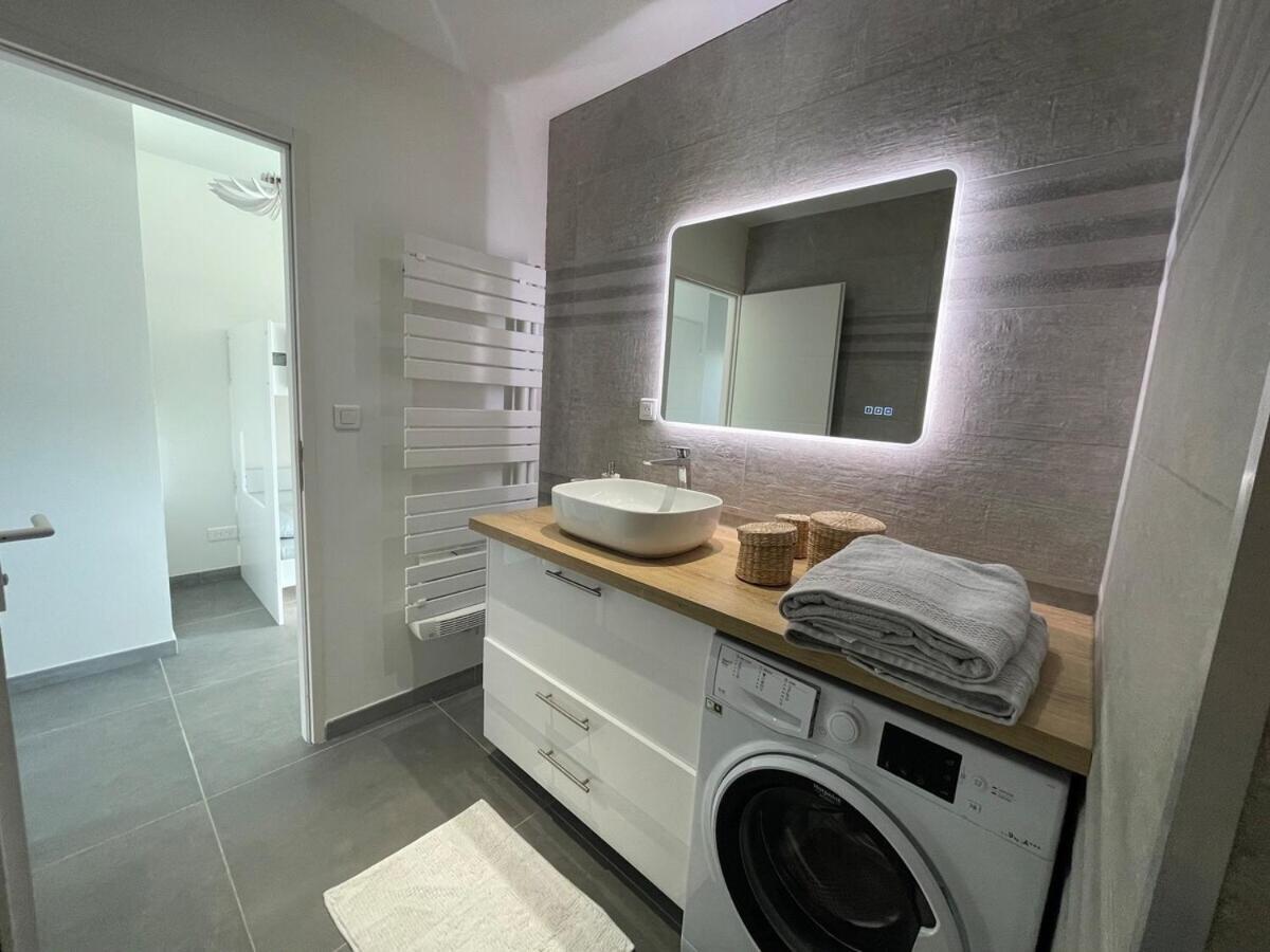 L'Opale - Le White Apartment Les Attaques Phòng bức ảnh